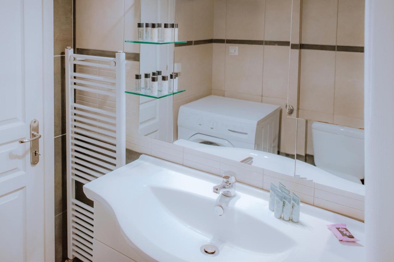 Acropolis Studio Apartment Athén Kültér fotó
